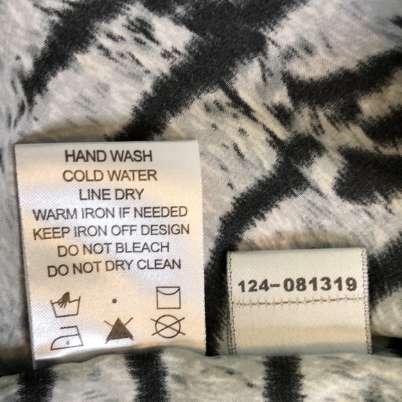 COOGI Woman’s Plus Animal Print Satin Woven Short Sleeve Dress Size 3X - Picture 13 of 14